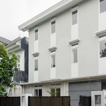 Hotel Reddoorz @ Cipete Raya Yakarta Exterior foto